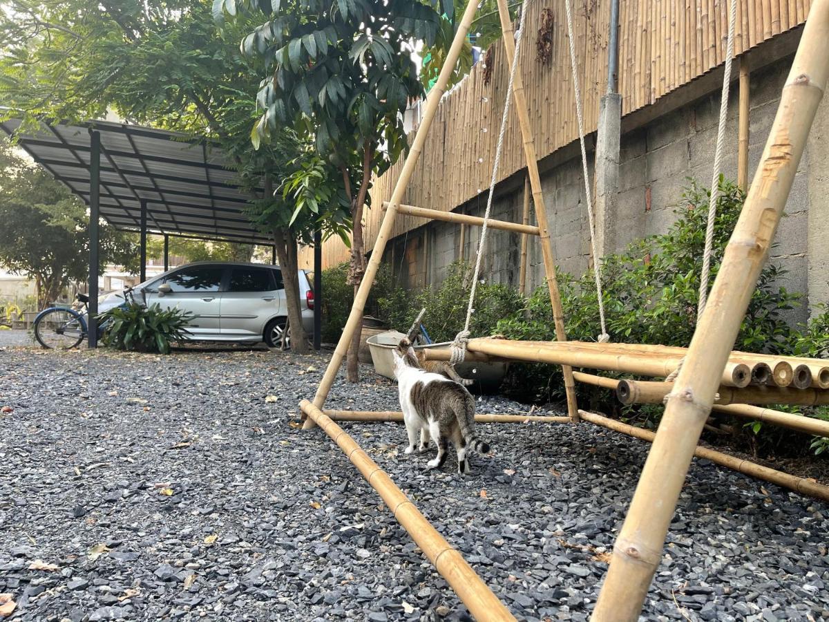 Banmai87 Guest House บ้านไม้87 เกสต์เฮ้าส์ Ayutthaya Bagian luar foto