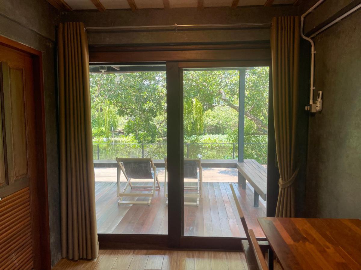 Banmai87 Guest House บ้านไม้87 เกสต์เฮ้าส์ Ayutthaya Bagian luar foto