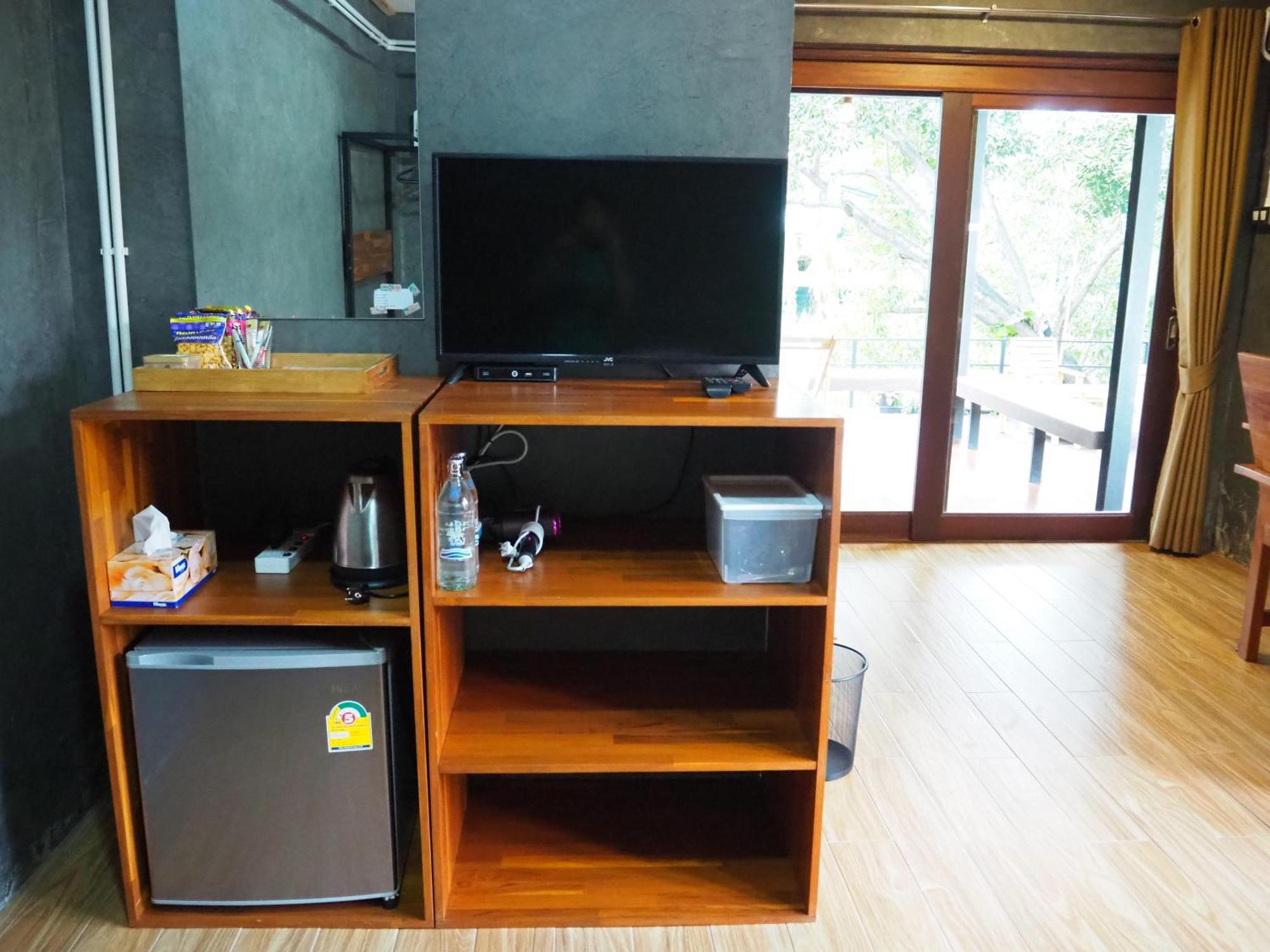Banmai87 Guest House บ้านไม้87 เกสต์เฮ้าส์ Ayutthaya Bagian luar foto