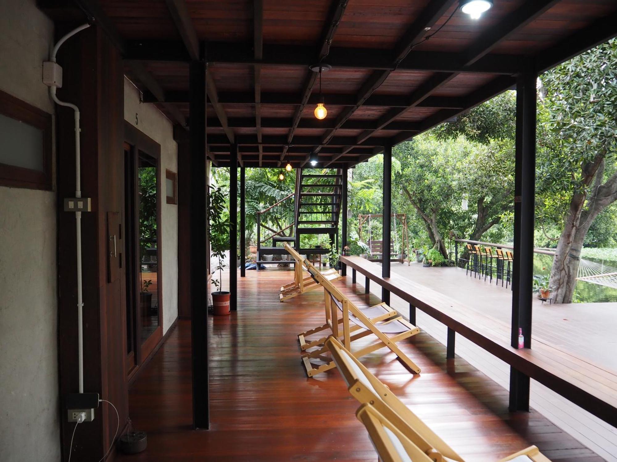 Banmai87 Guest House บ้านไม้87 เกสต์เฮ้าส์ Ayutthaya Bagian luar foto