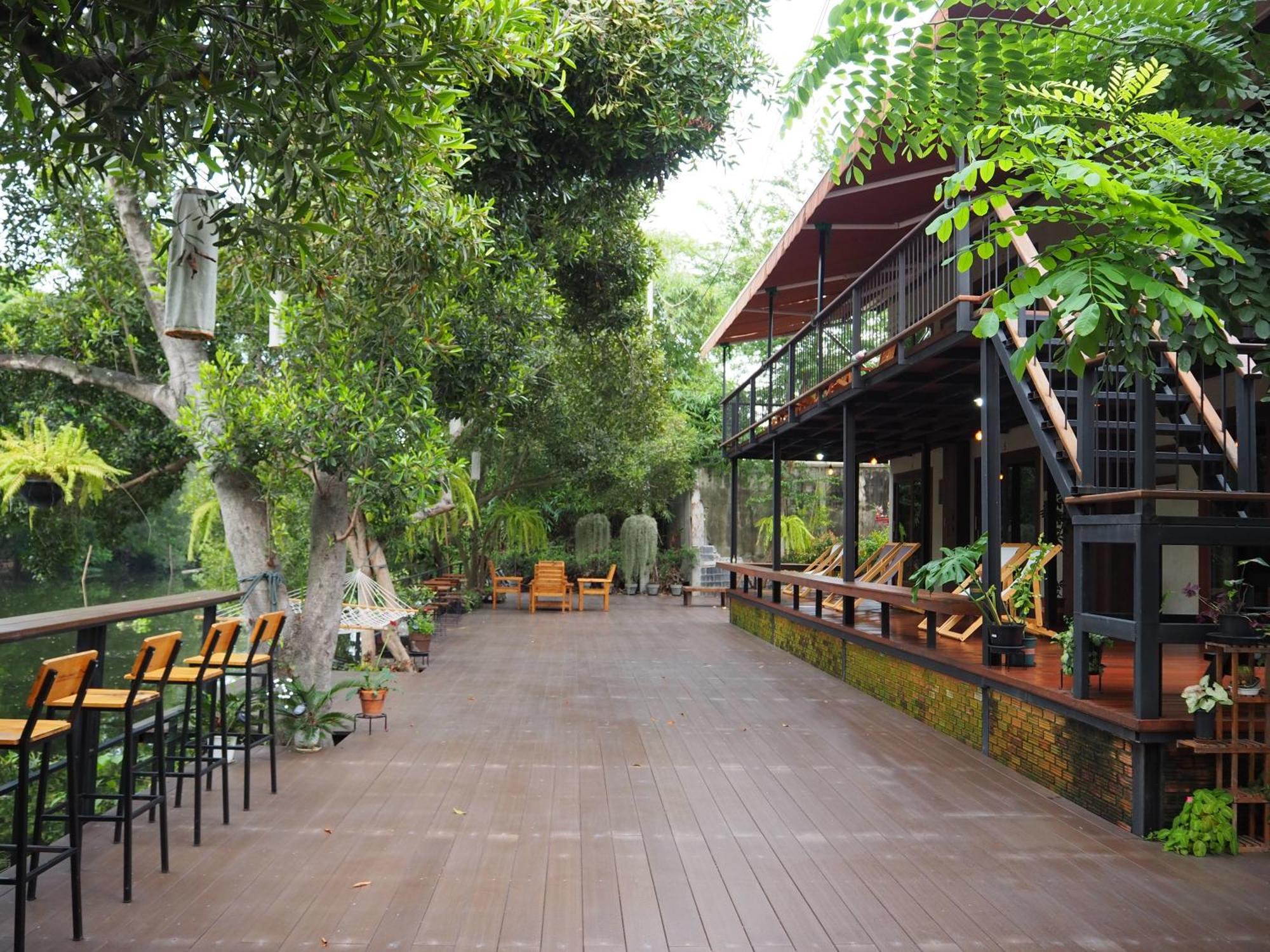 Banmai87 Guest House บ้านไม้87 เกสต์เฮ้าส์ Ayutthaya Bagian luar foto