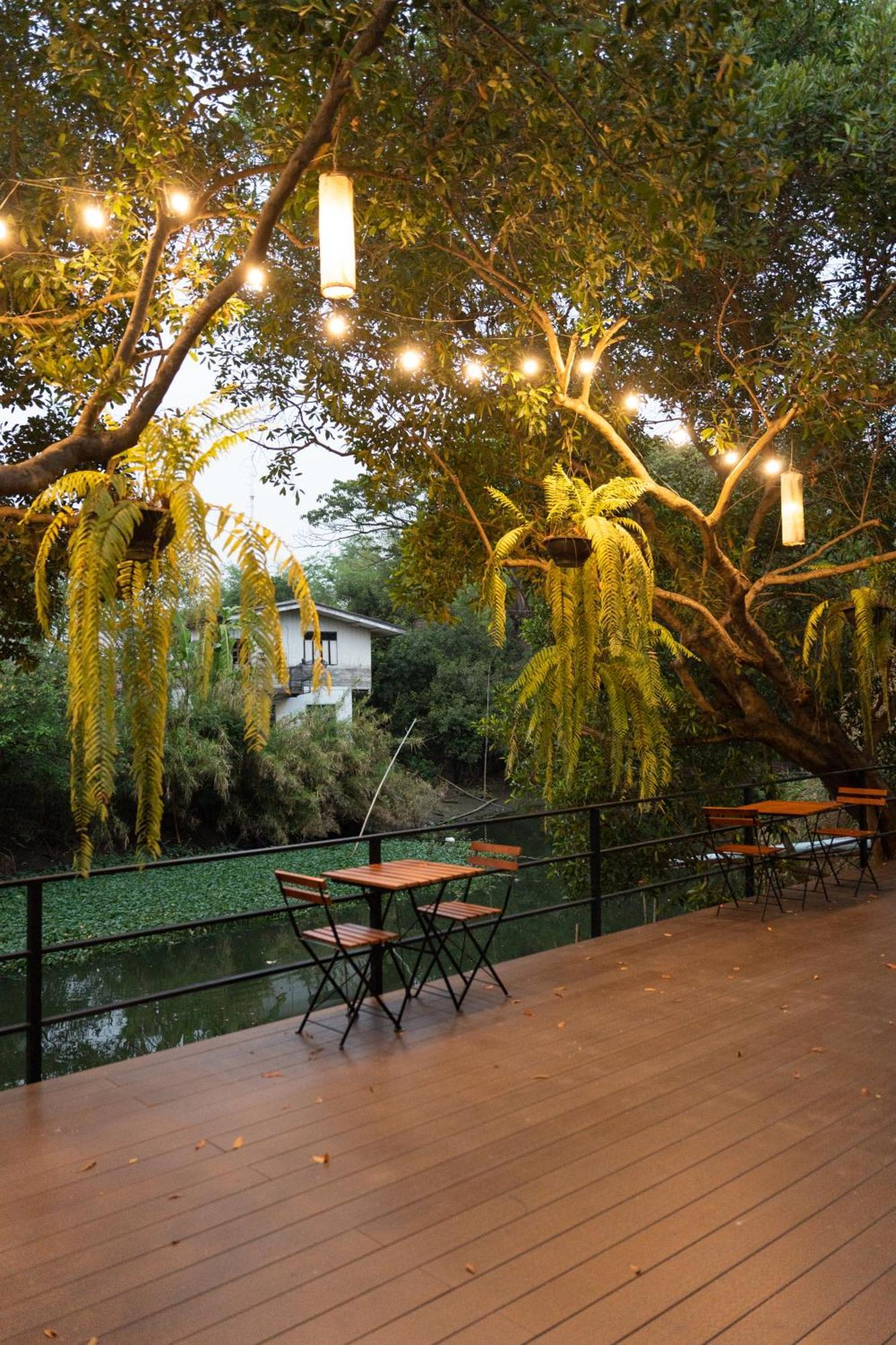 Banmai87 Guest House บ้านไม้87 เกสต์เฮ้าส์ Ayutthaya Bagian luar foto